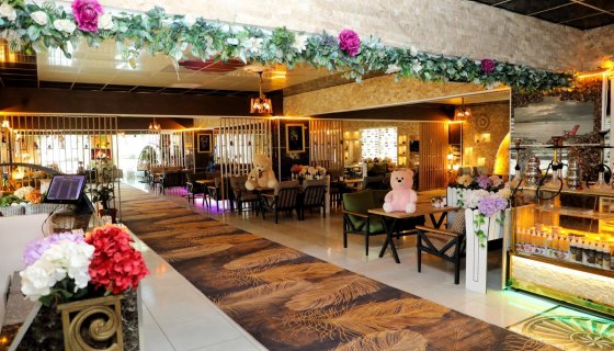 Restaurant & Cafe